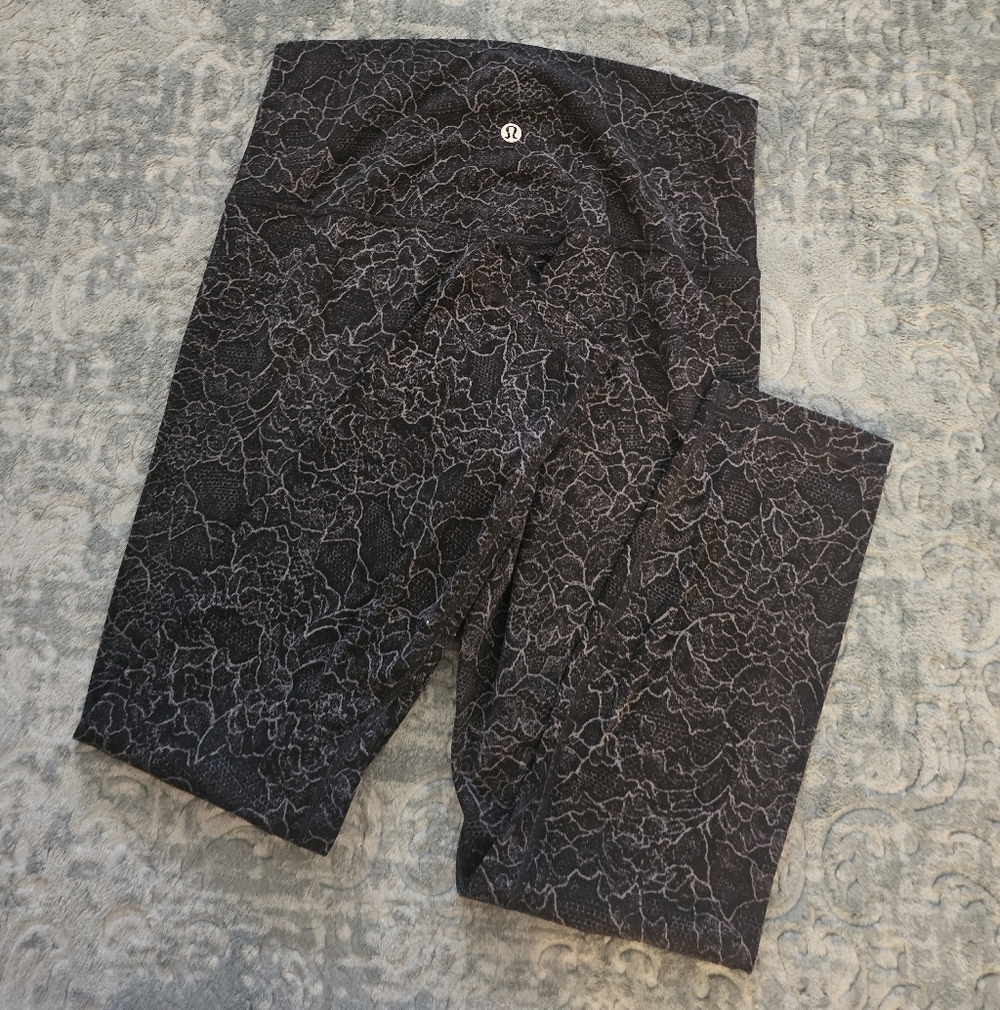 Lululemon Black Leggings Size 8